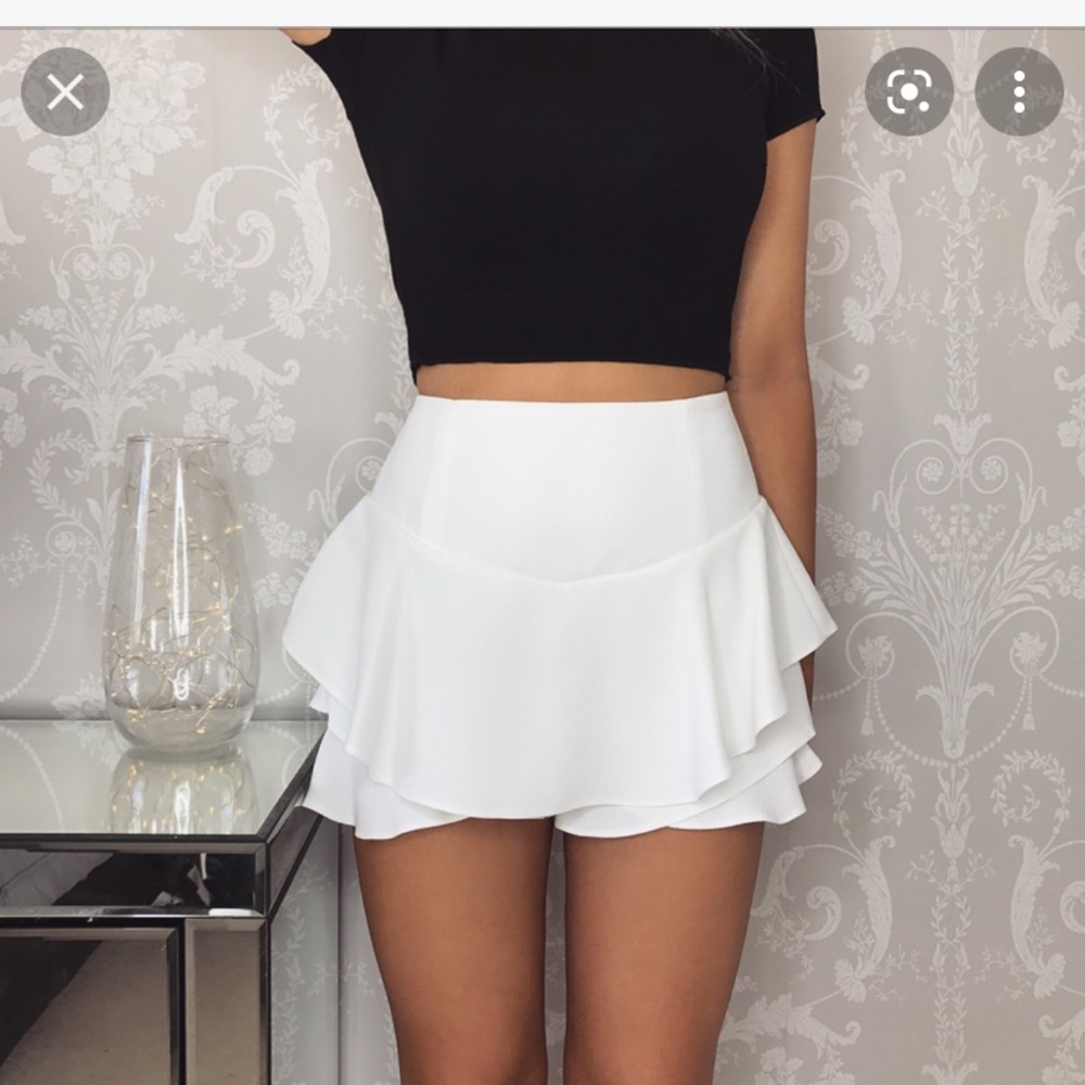 Zara ruffle skort